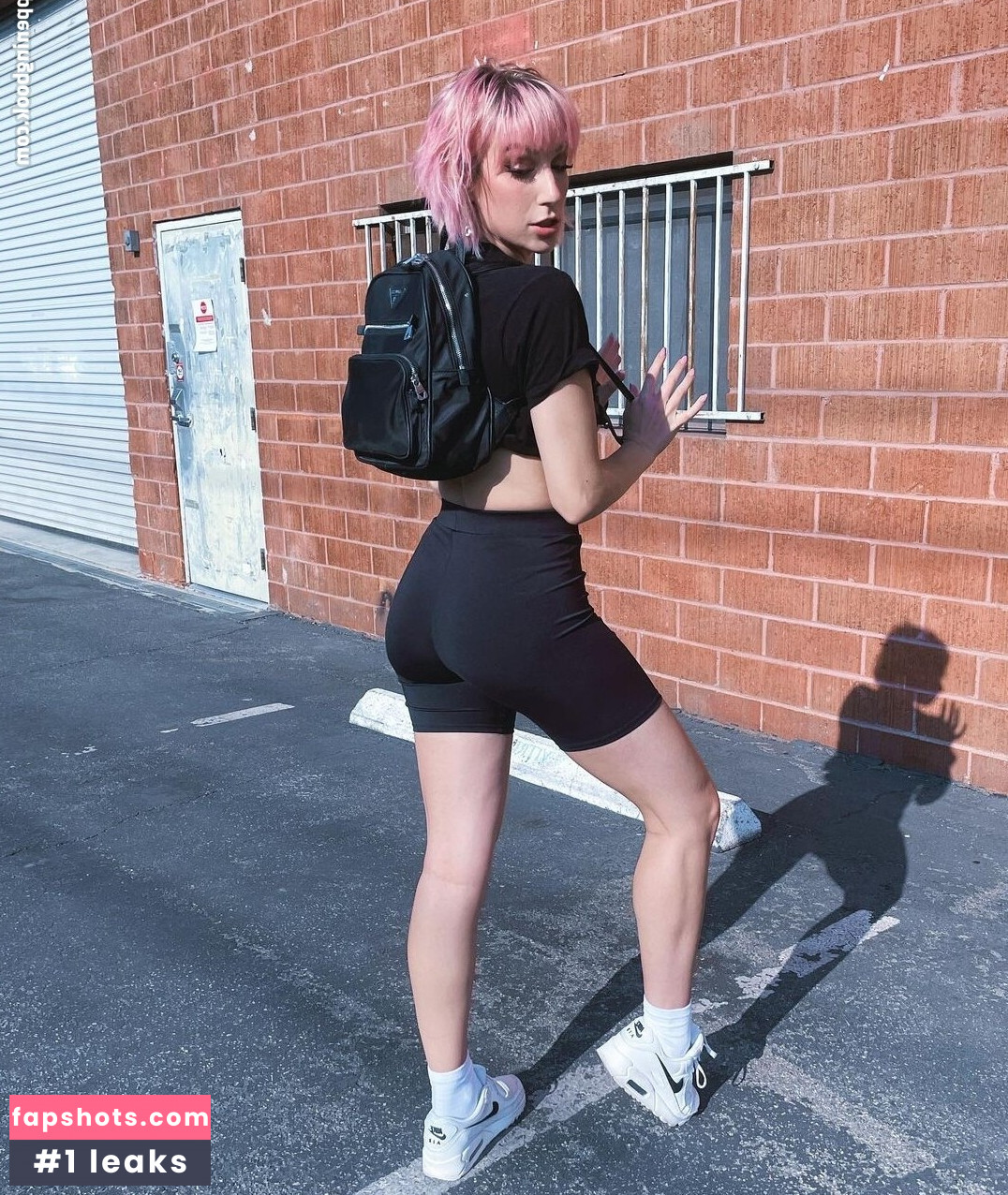 Courtney Miller gallery photo #398