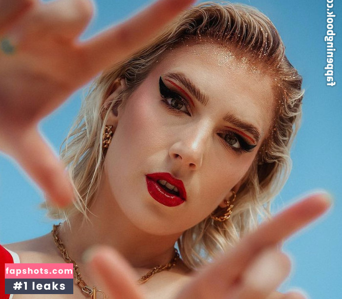 Courtney Miller gallery photo #413