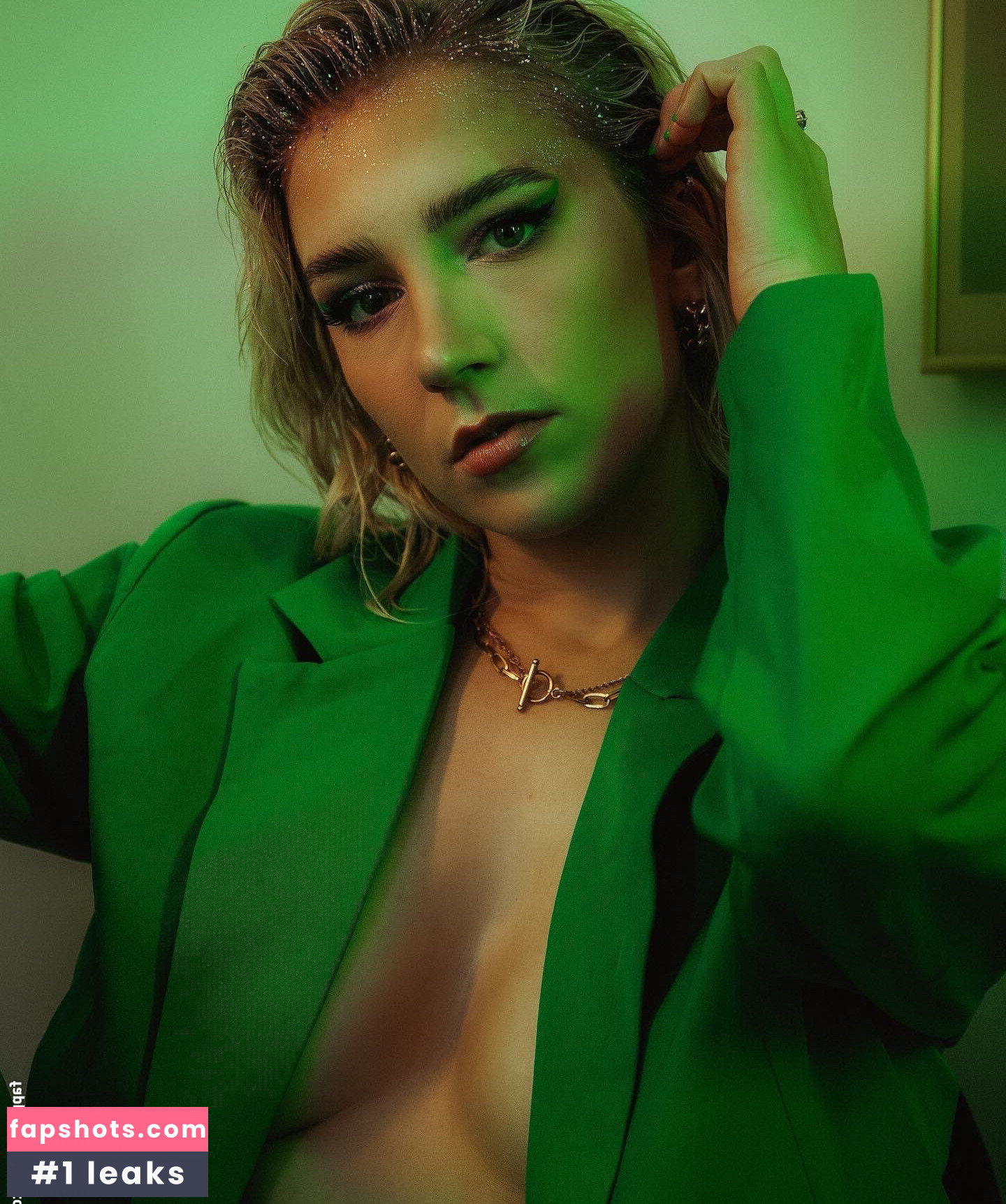 Courtney Miller gallery photo #414