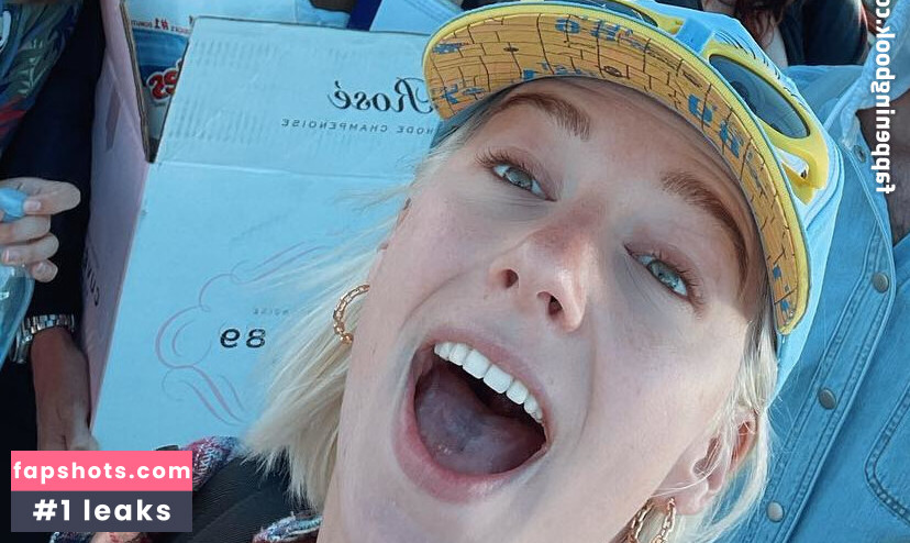 Courtney Miller gallery photo #431