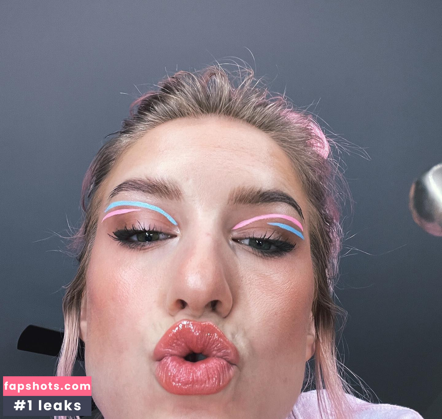 Courtney Miller gallery photo #432