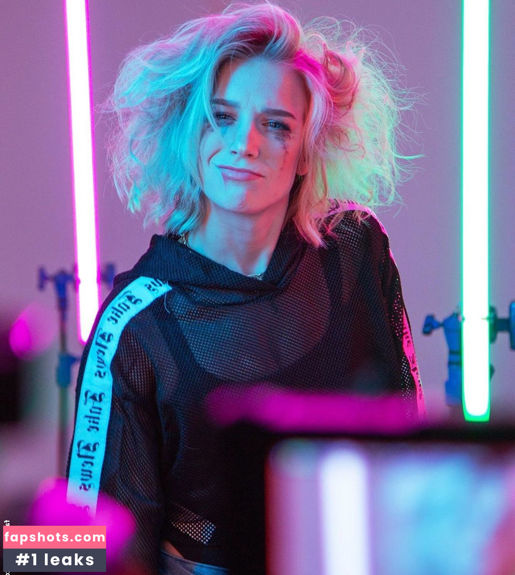 Courtney Miller gallery photo #463