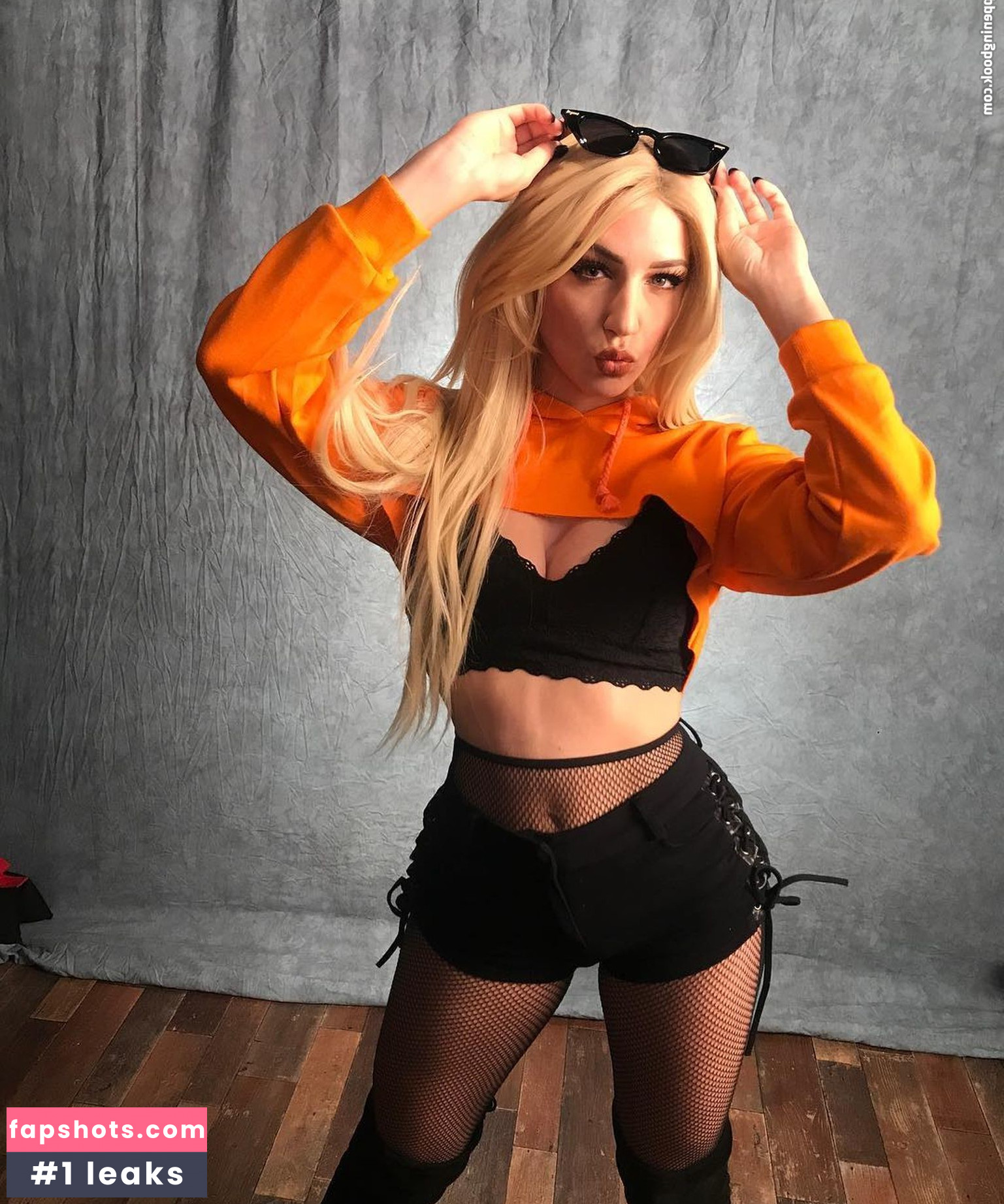 Courtney Miller gallery photo #466