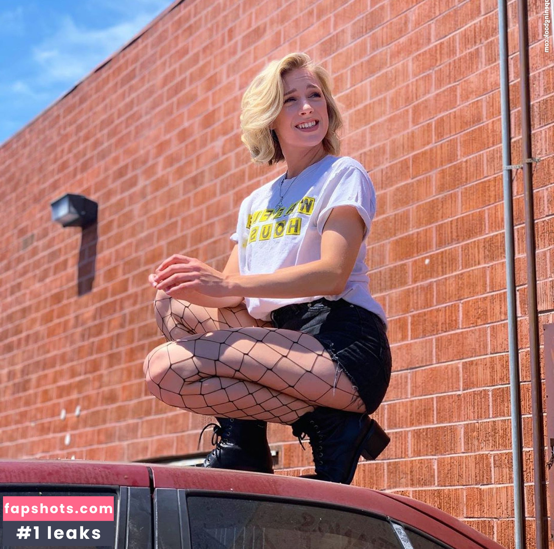 Courtney Miller gallery photo #475