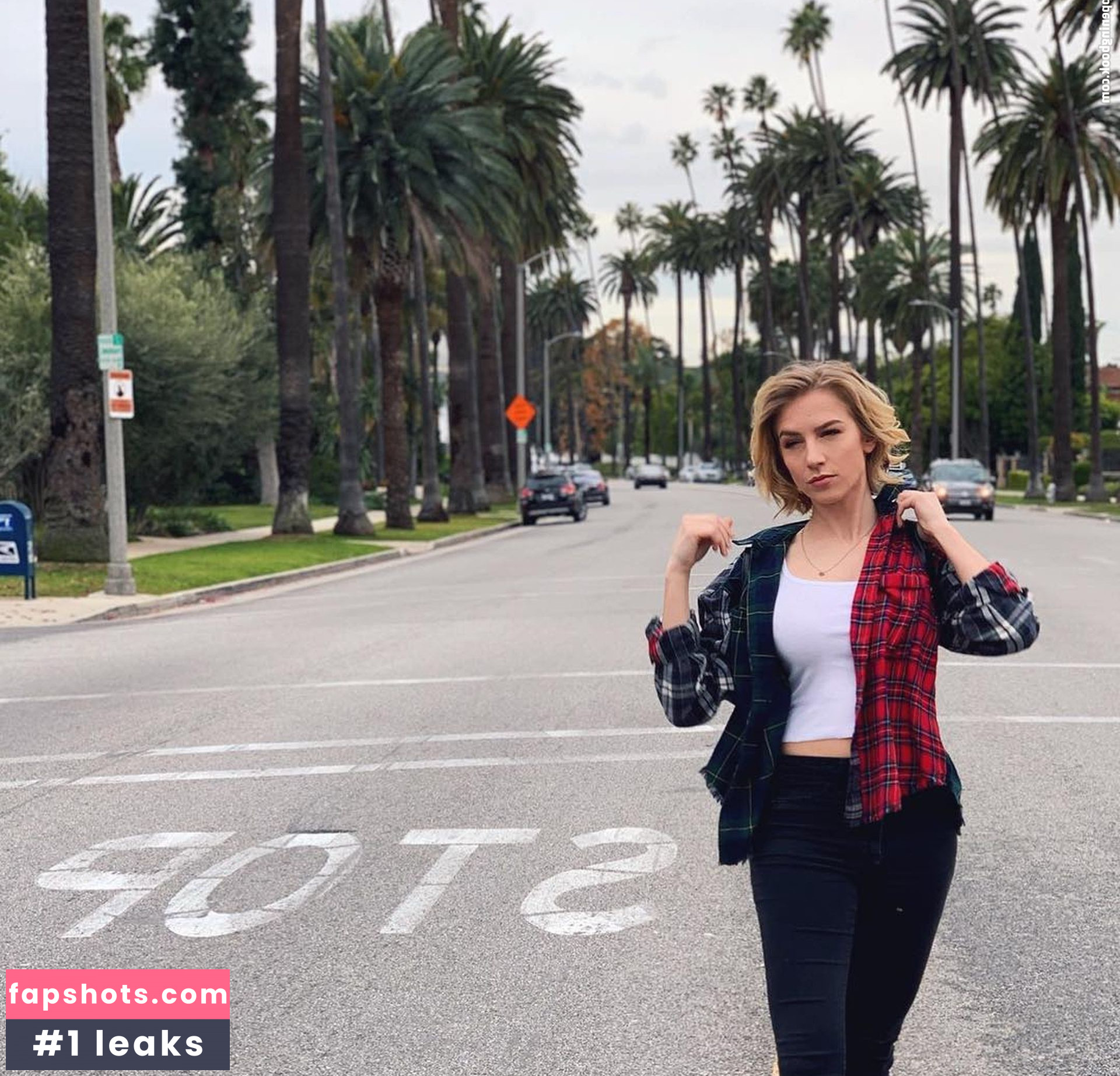 Courtney Miller gallery photo #485