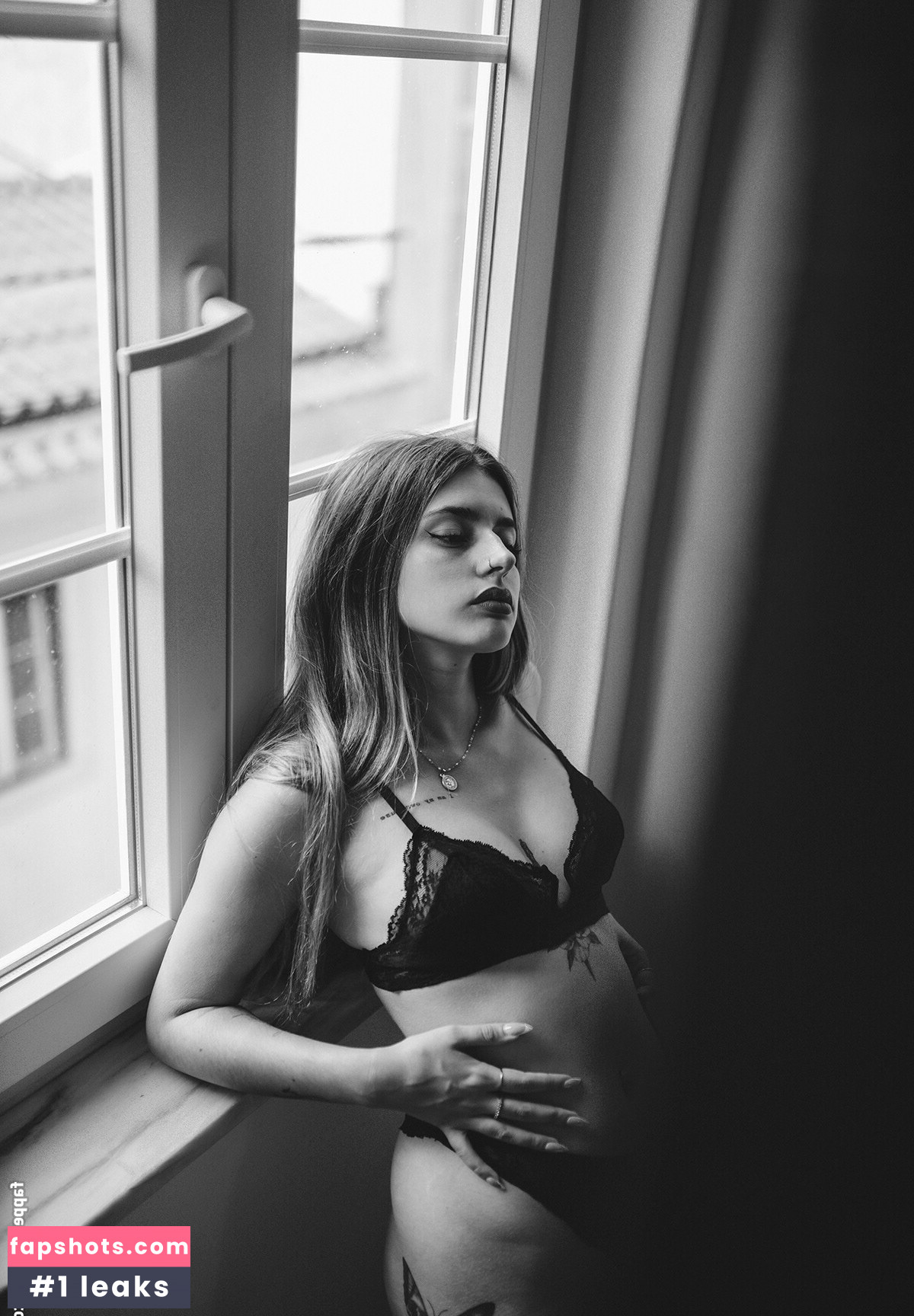 Courtney Miller gallery photo #74