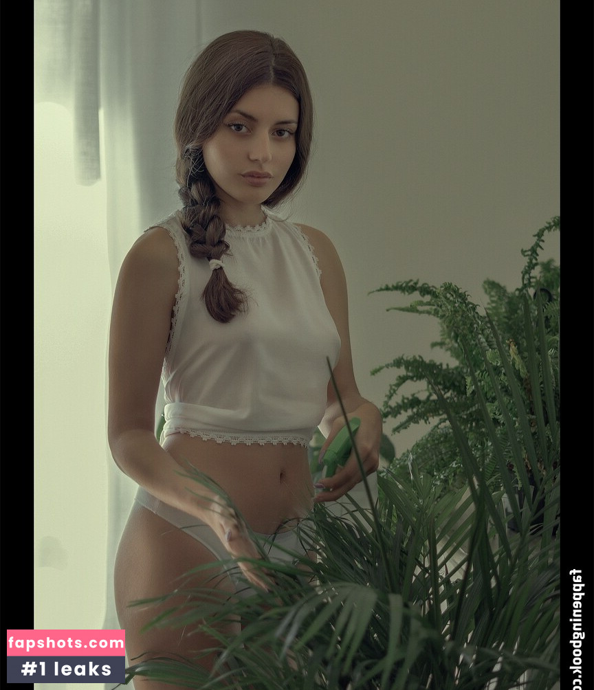 Courtney Miller gallery photo #81