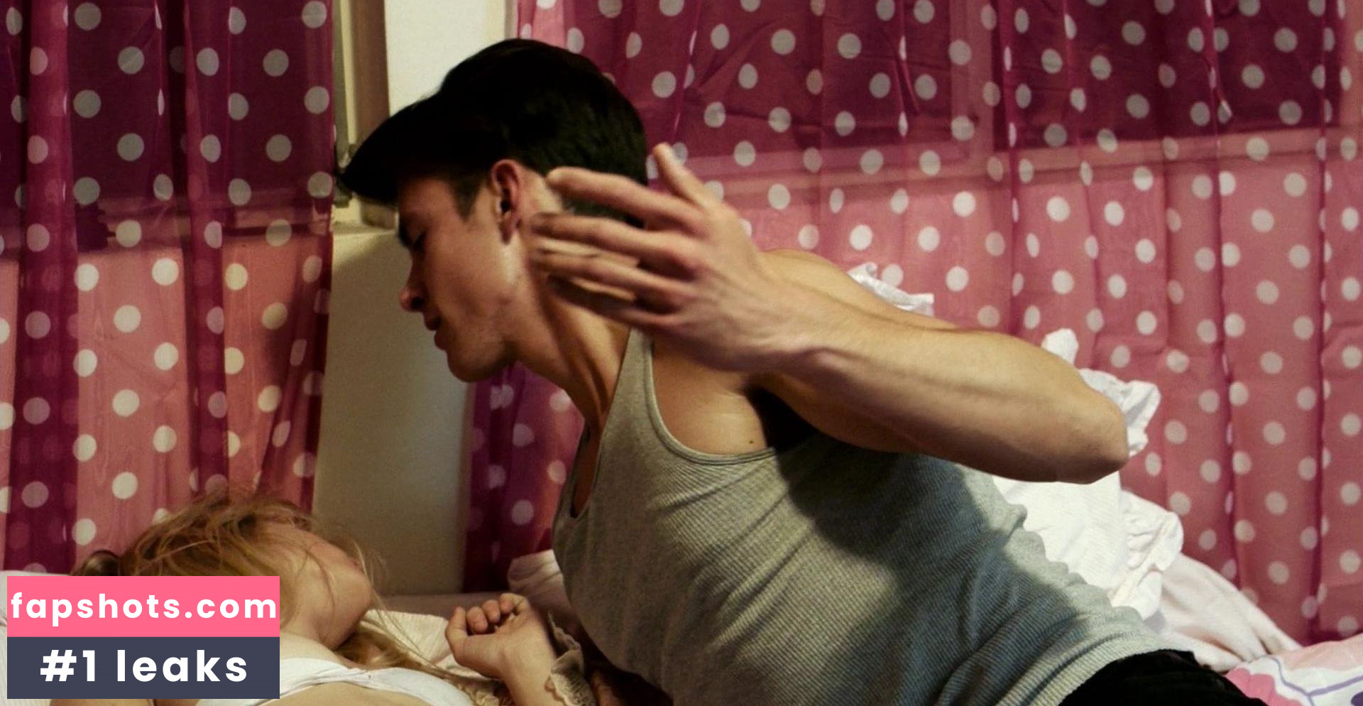 Courtney Rood gallery photo #5