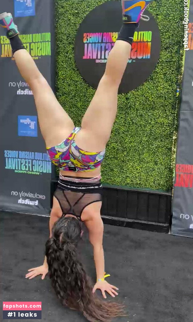 courtney_sanderson gallery photo #9