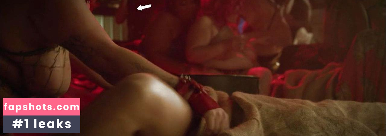 Courtney Trouble nude babe gallery