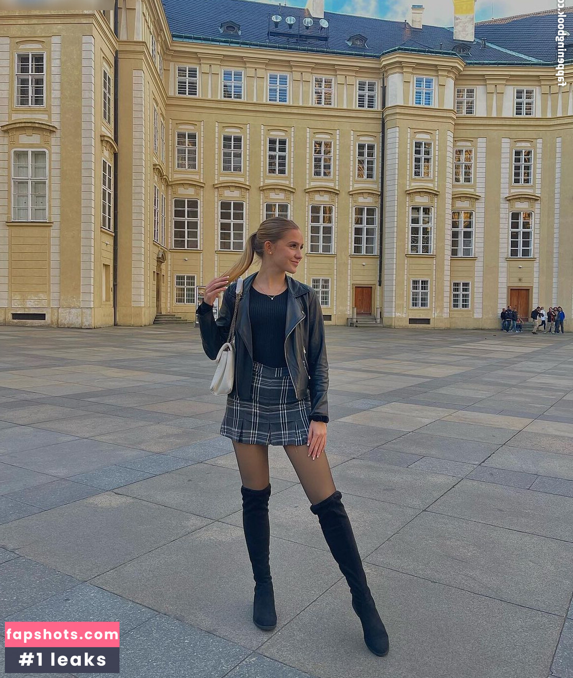 Crazy Chantii gallery photo #14