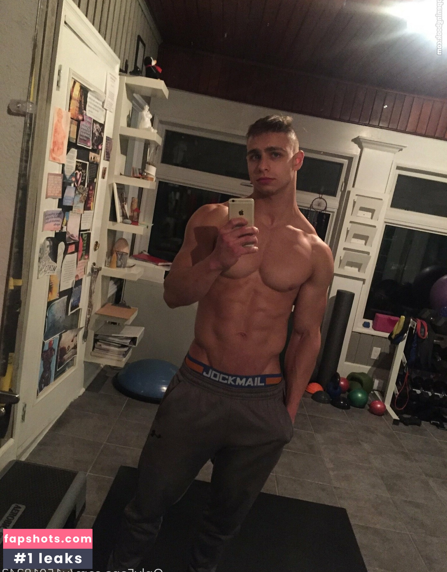 creamygorilla nude babe gallery