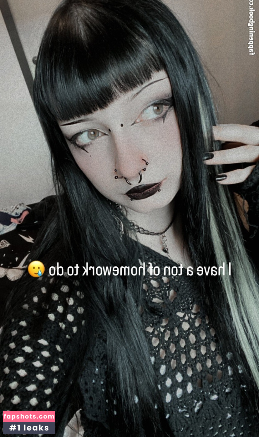 CreepyCassy gallery photo #4