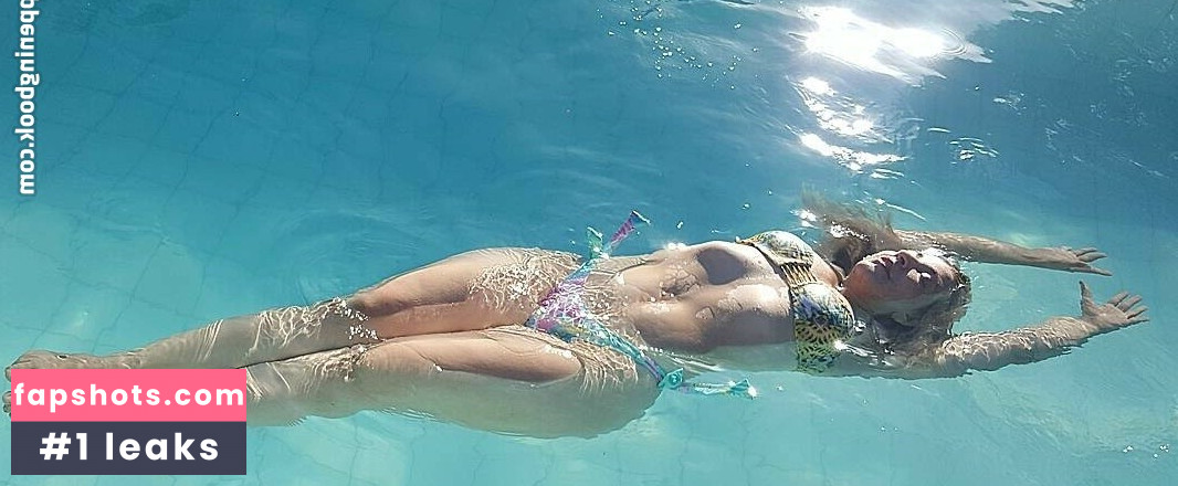 CriptoGirl gallery photo #14