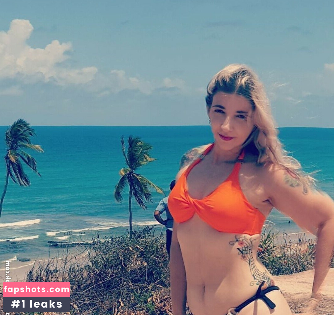 CriptoGirl gallery photo #10