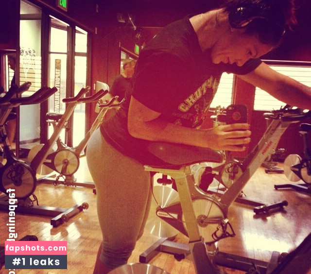 Cris Cyborg gallery photo #13