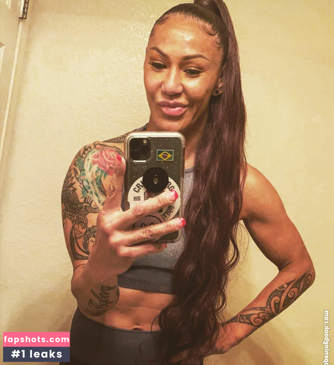 Cris Cyborg gallery photo #24