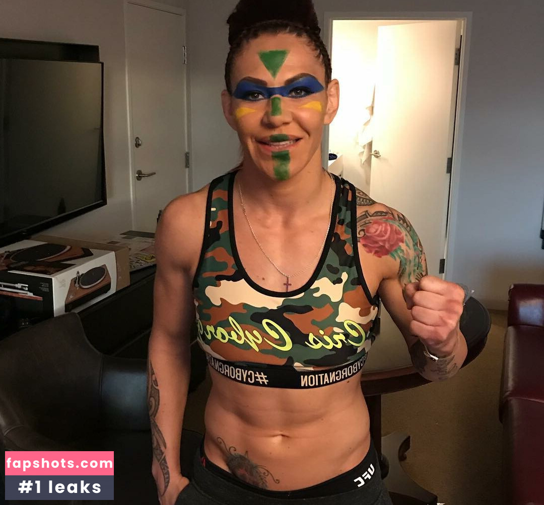 Cris Cyborg gallery photo #34