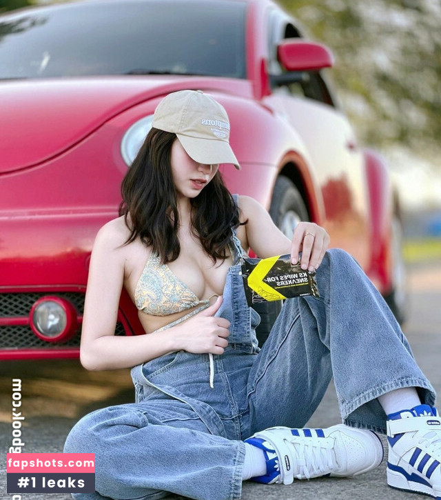 Criselda Alvarez gallery photo #26