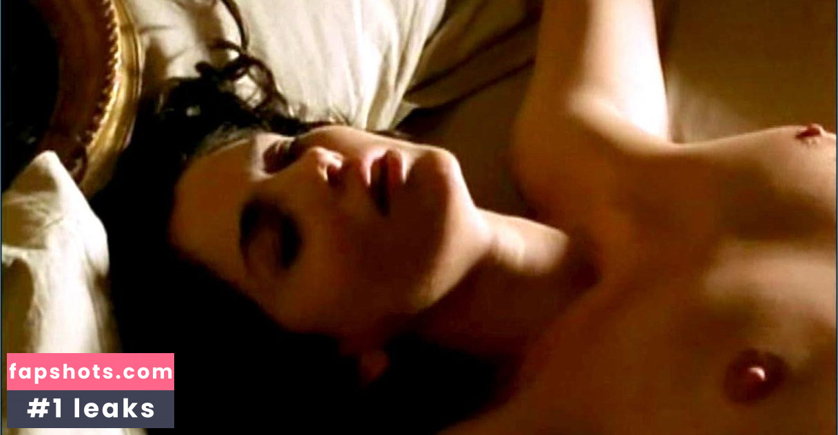 Cristiana Réali gallery photo #8