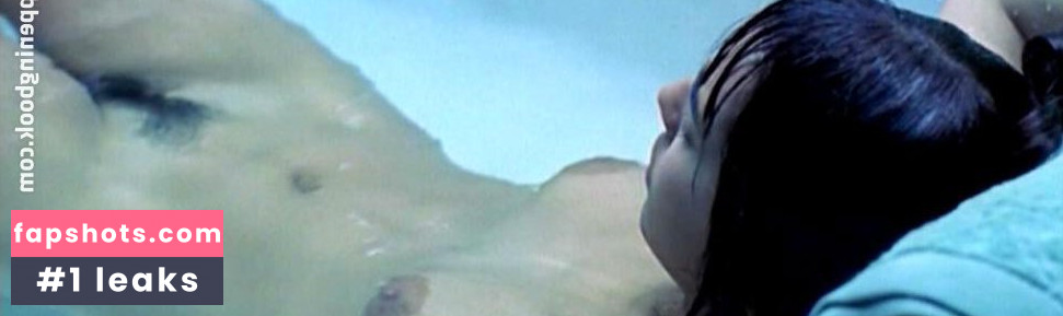 Cristina Brondo gallery photo #19