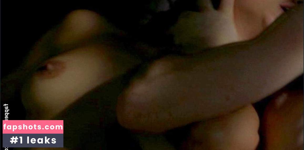 Cristina Brondo gallery photo #23