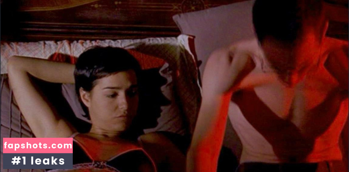 Cristina Brondo gallery photo #25