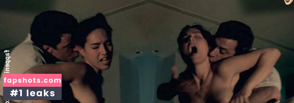 Cristina Brondo gallery photo #32