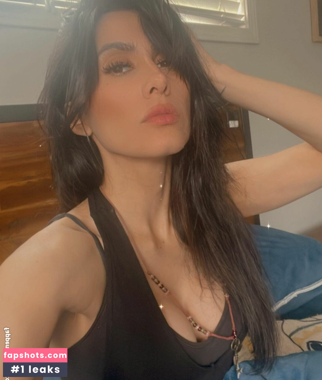 Cristina Vee Valenzuela gallery photo #16