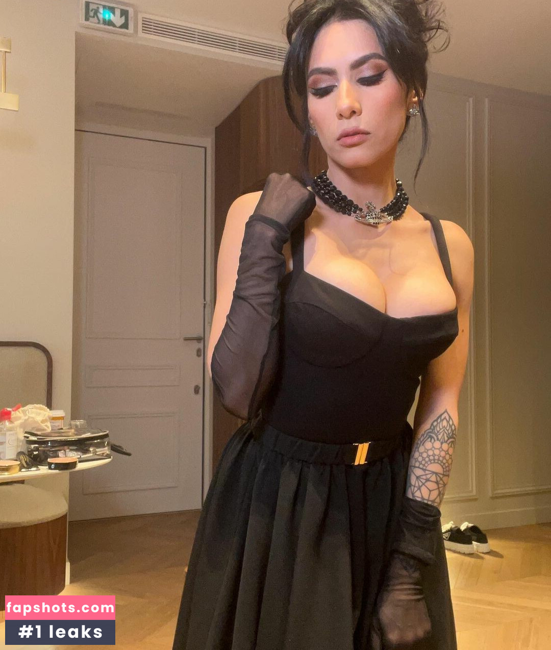 Cristina Vee Valenzuela gallery photo #19