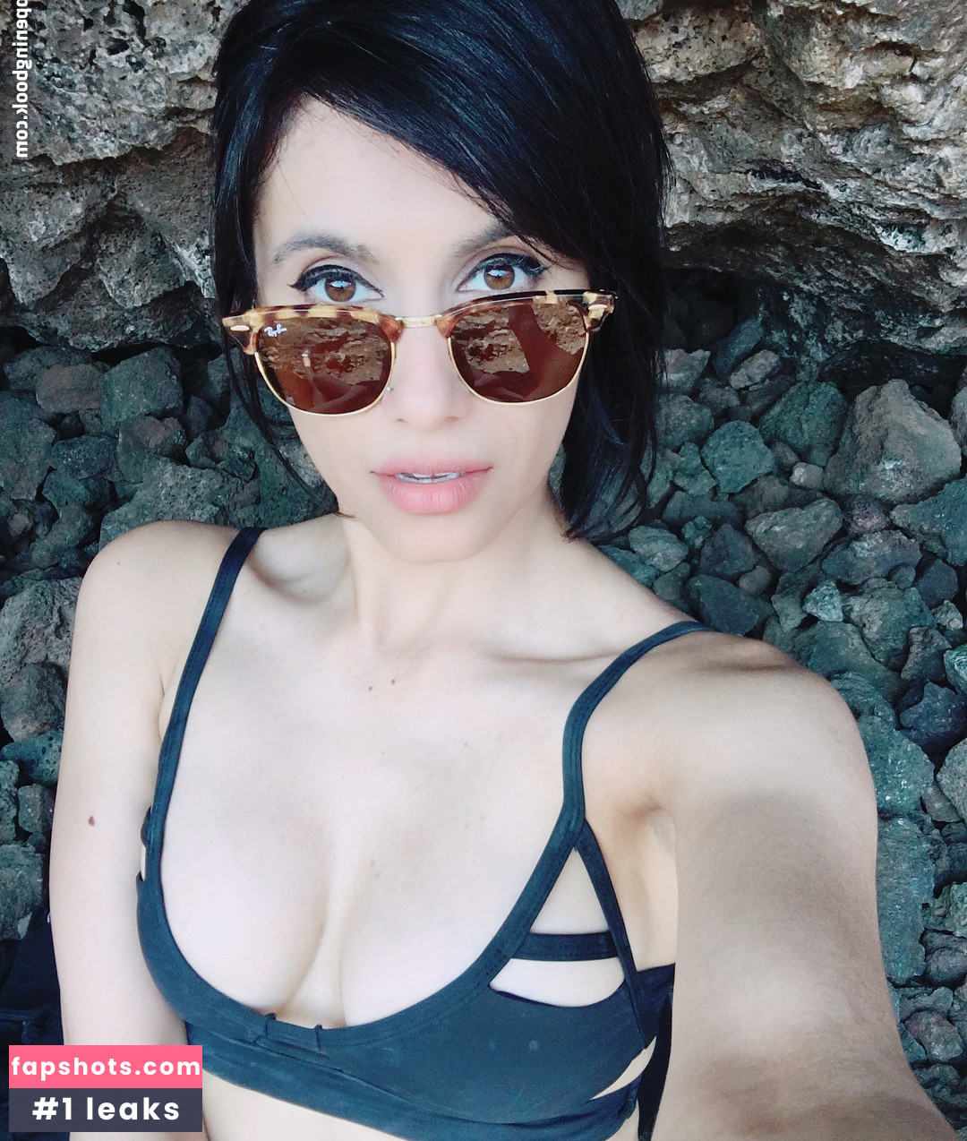 Cristina Vee Valenzuela gallery photo #22