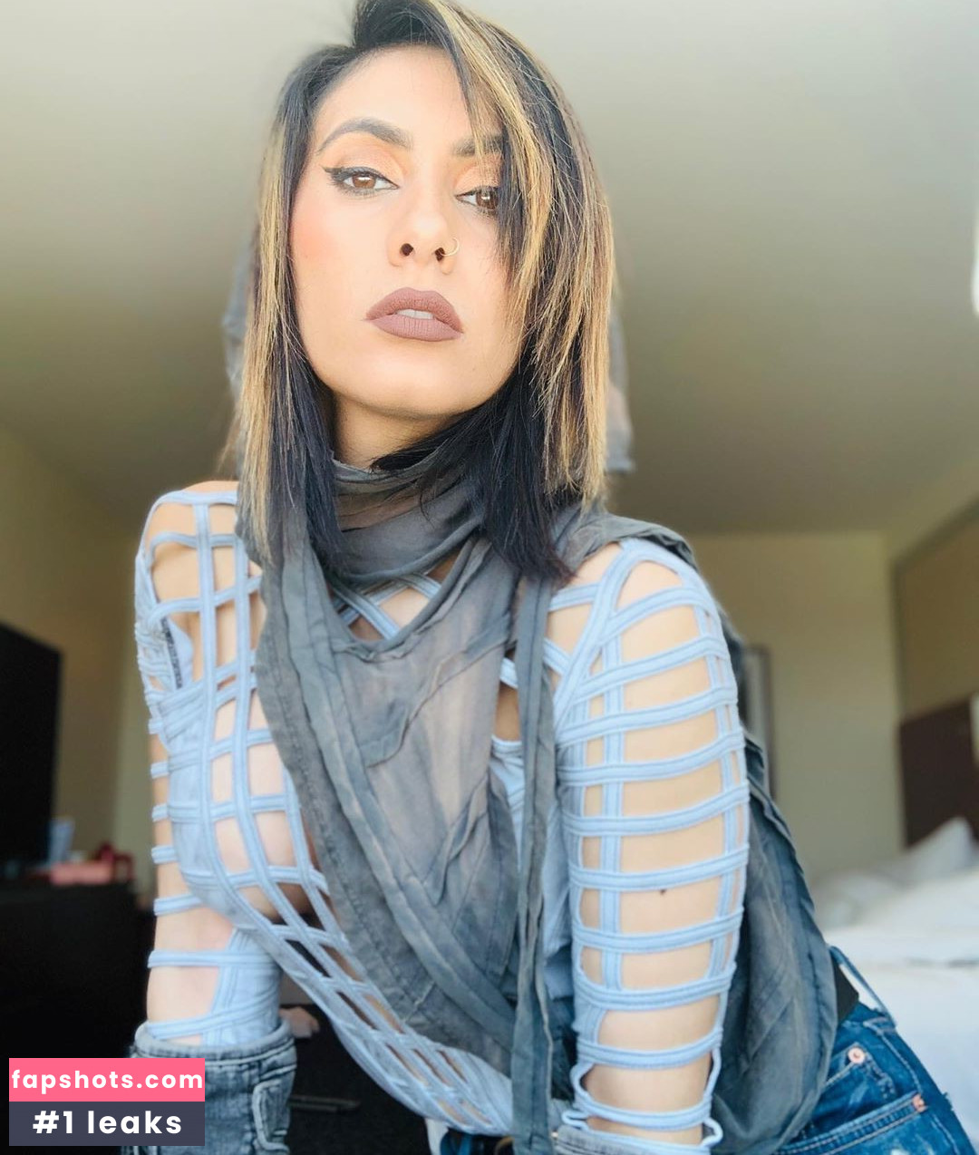 Cristina Vee Valenzuela gallery photo #29