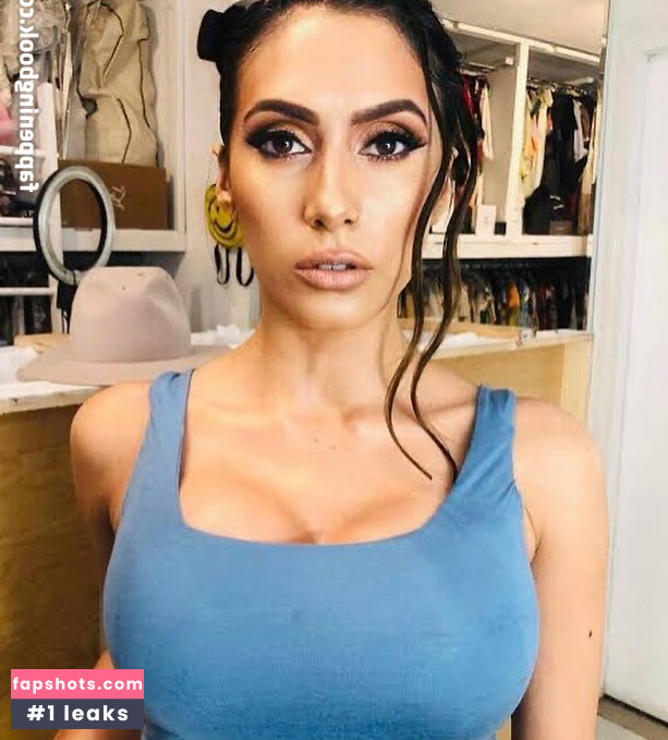 Cristina Vee Valenzuela gallery photo #6