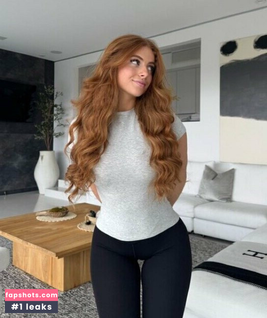 cristinacarmella Nude Leaks OnlyFans Photos #15 - Fapshots