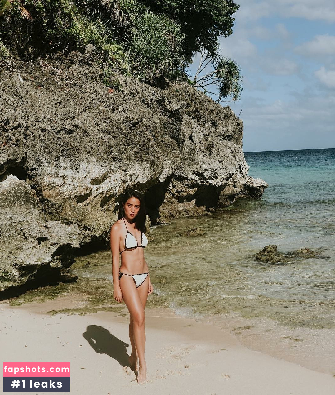 Cristine Reyes gallery photo #18