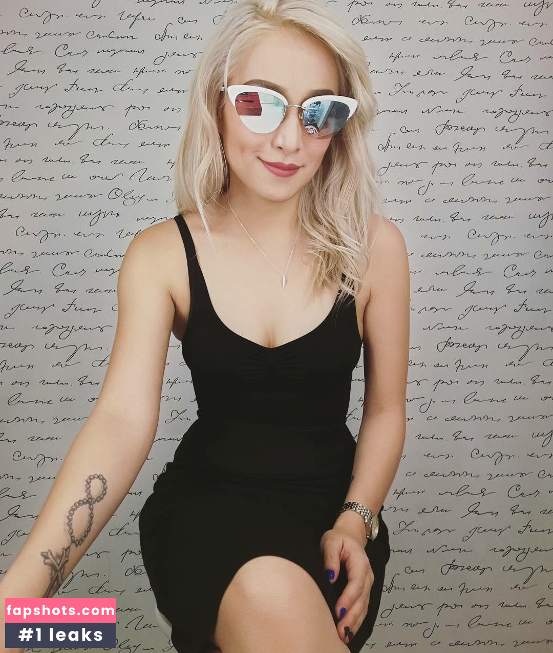 Cristine Reyes gallery photo #20