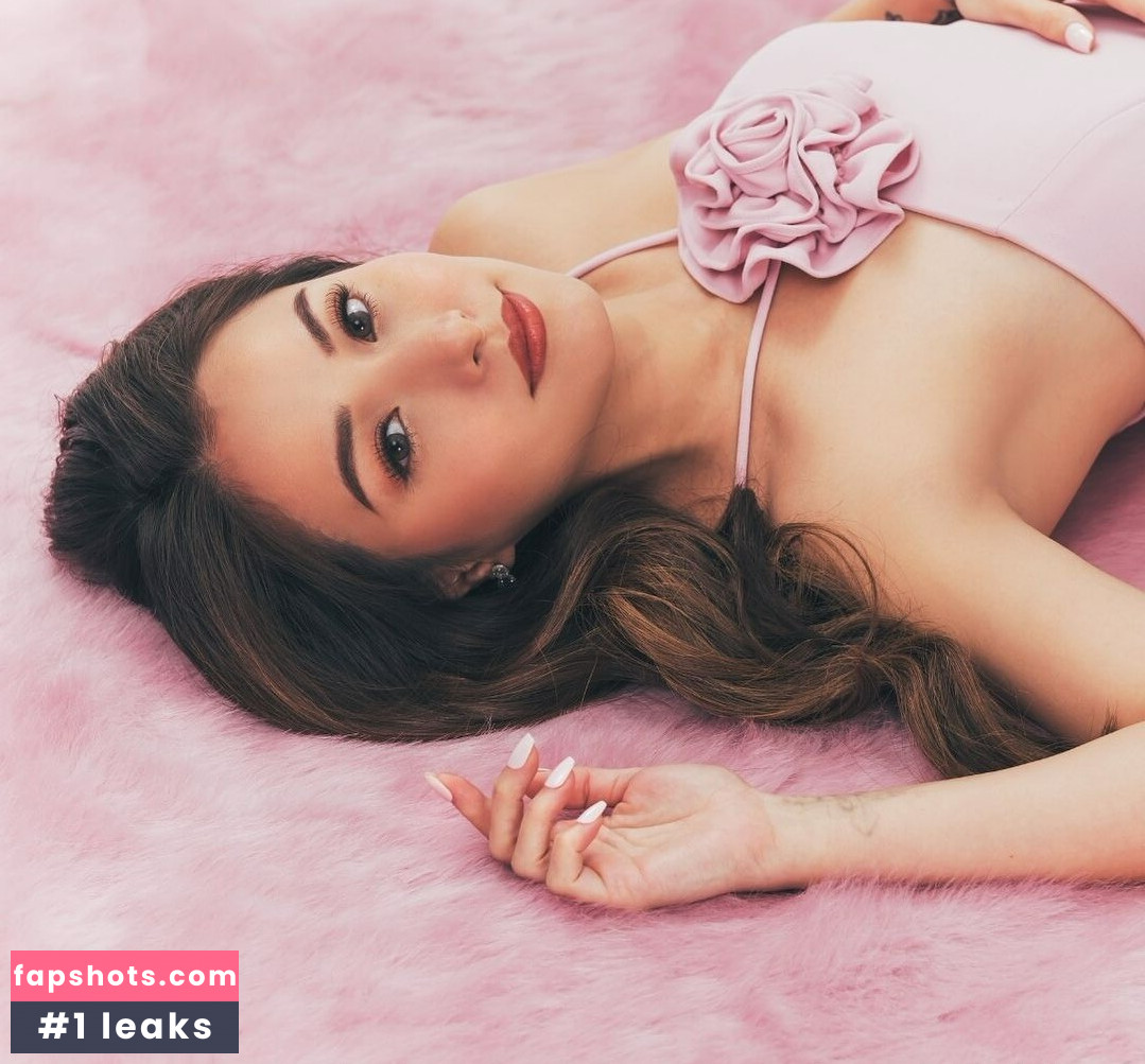 Cristine Reyes gallery photo #4