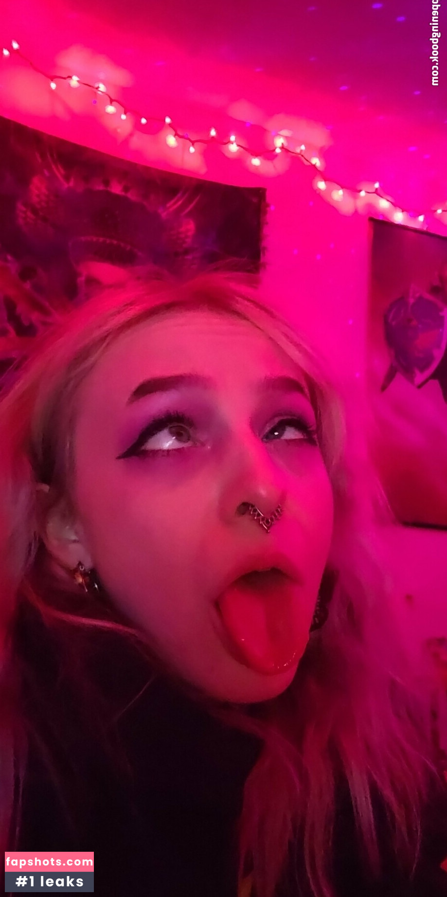 crybaby.labia gallery photo #8