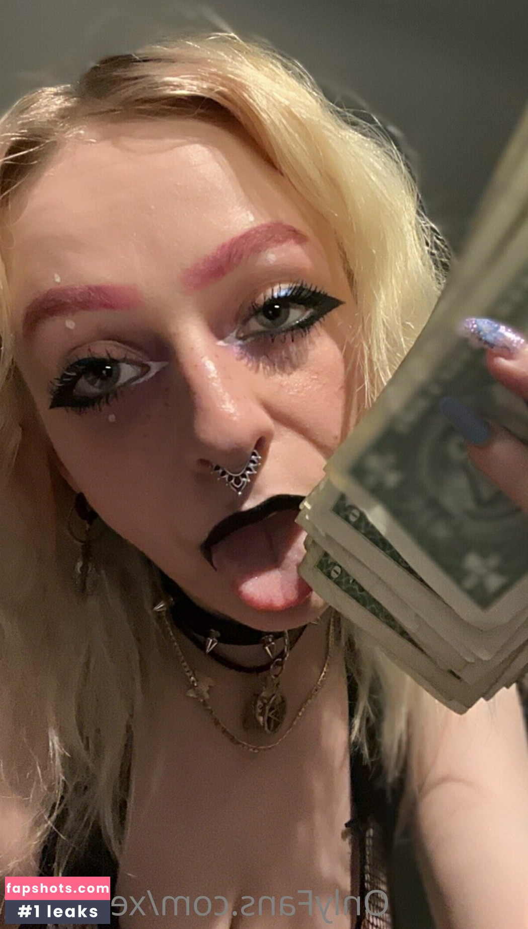 crybaby.labia gallery photo #9