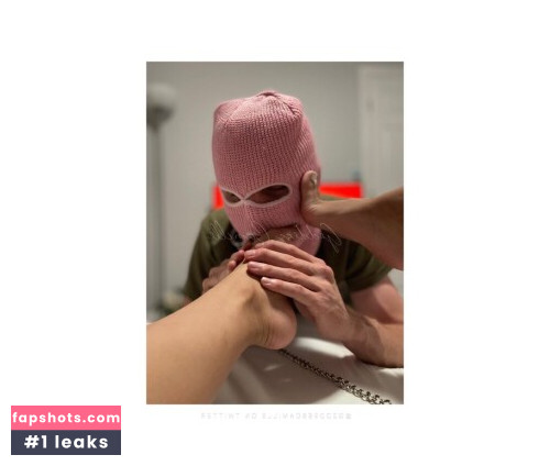 Crybabyiris gallery photo #4