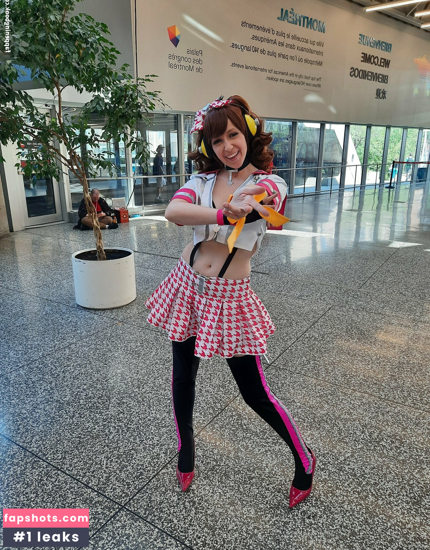 CrystAAHHL gallery photo #14