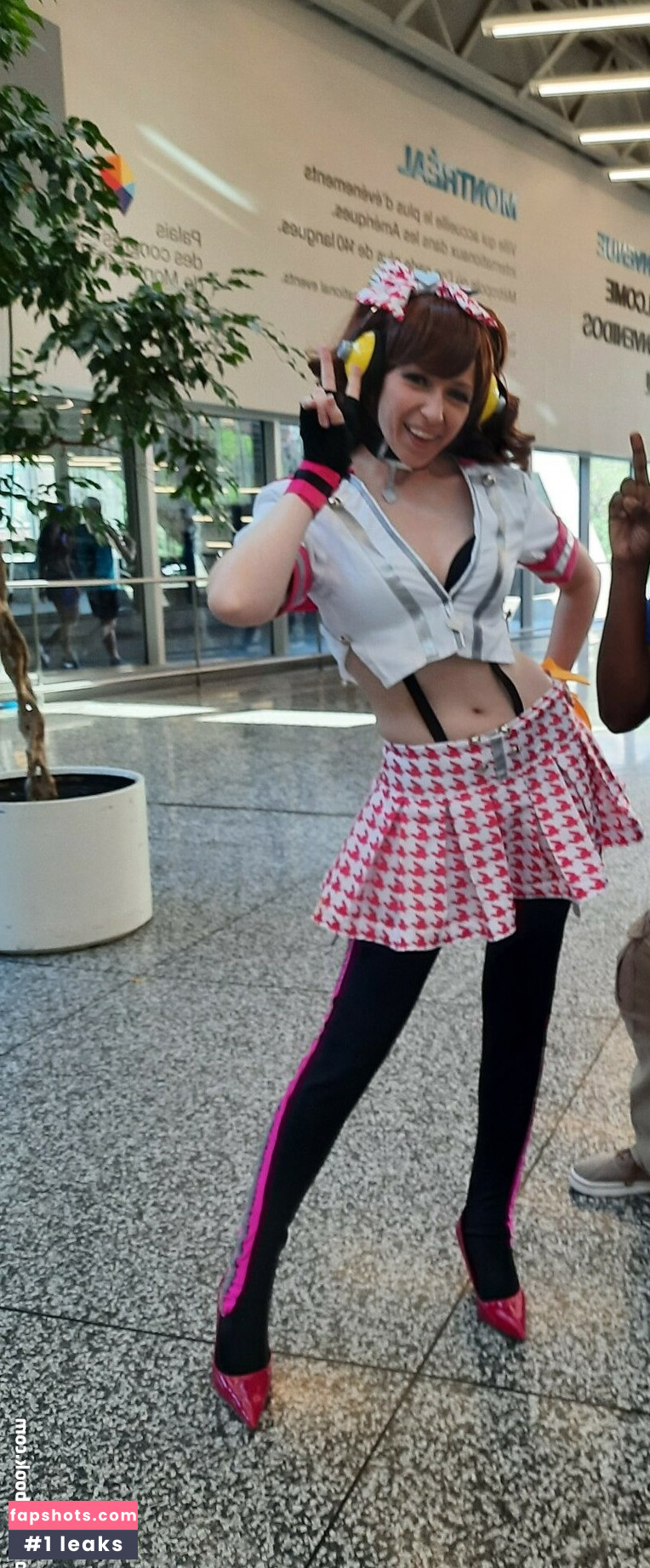 CrystAAHHL gallery photo #16