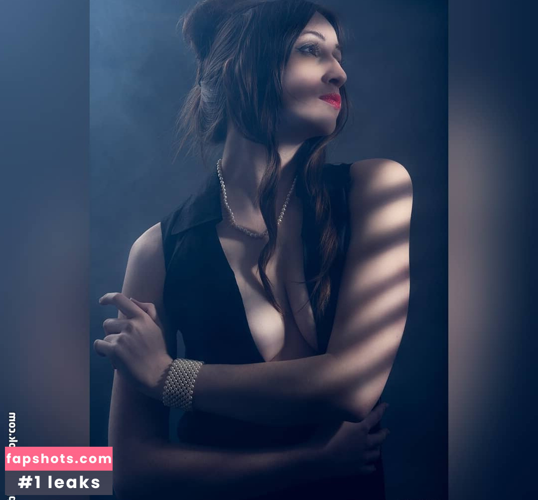 CrystAAHHL gallery photo #24