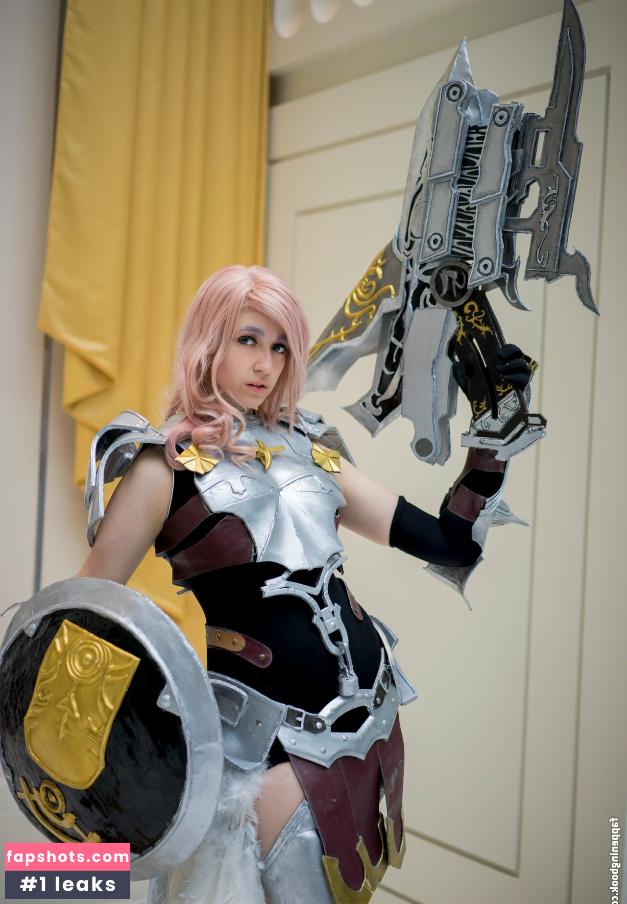 CrystAAHHL gallery photo #40