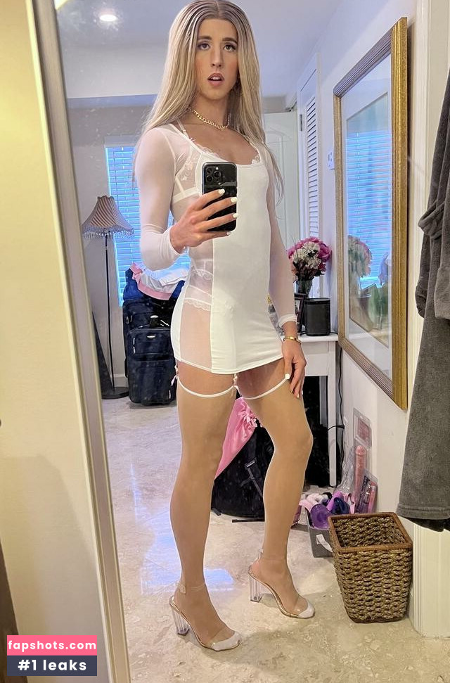 Crystal D'Amore gallery photo #6