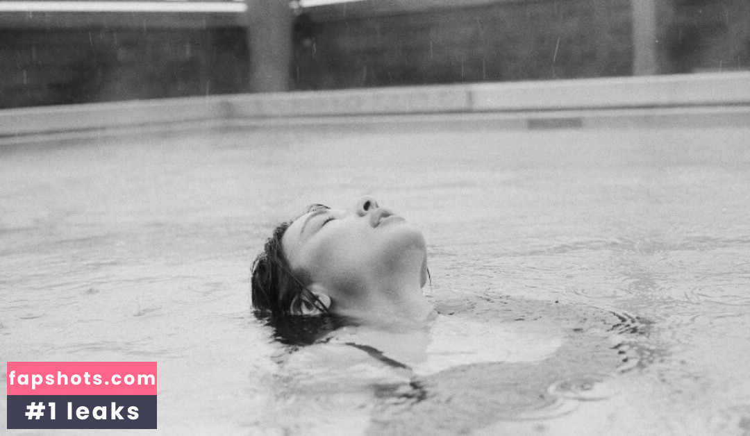 Crystal Reed Nude Leaks OnlyFans Photos #4 - LeakJerk