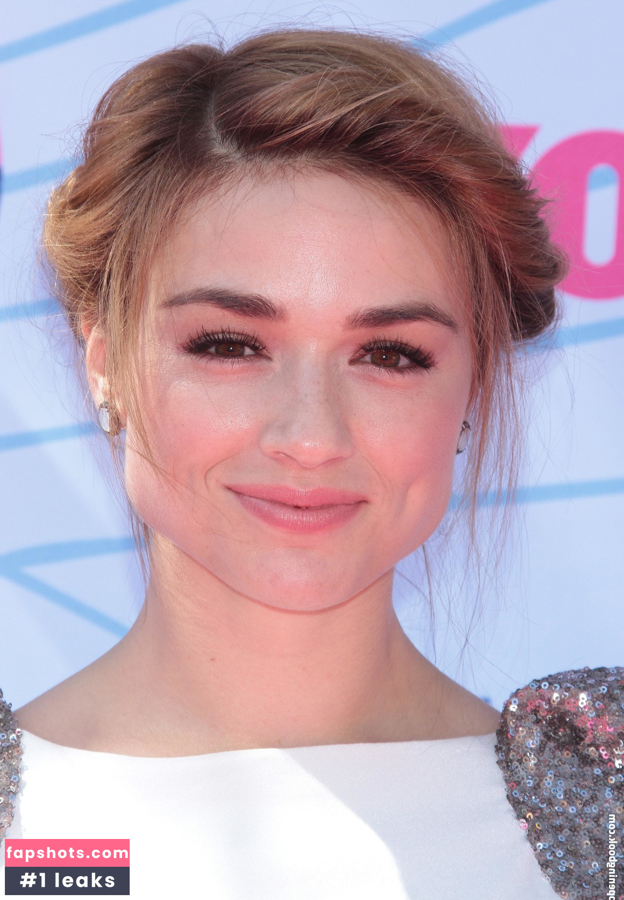 Crystal Reed nude babe gallery