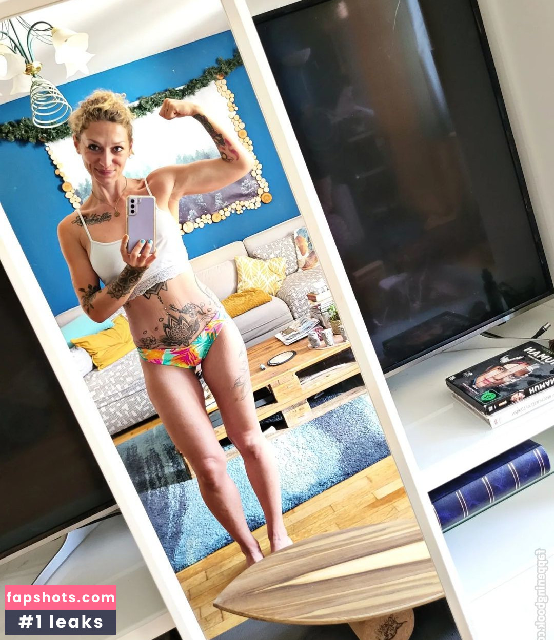 curly_sue_trip nude babe gallery