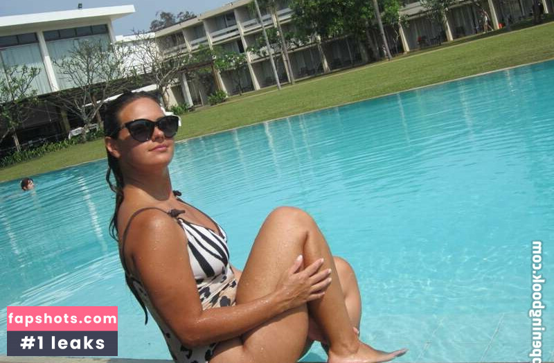 Curvy Lady gallery photo #16