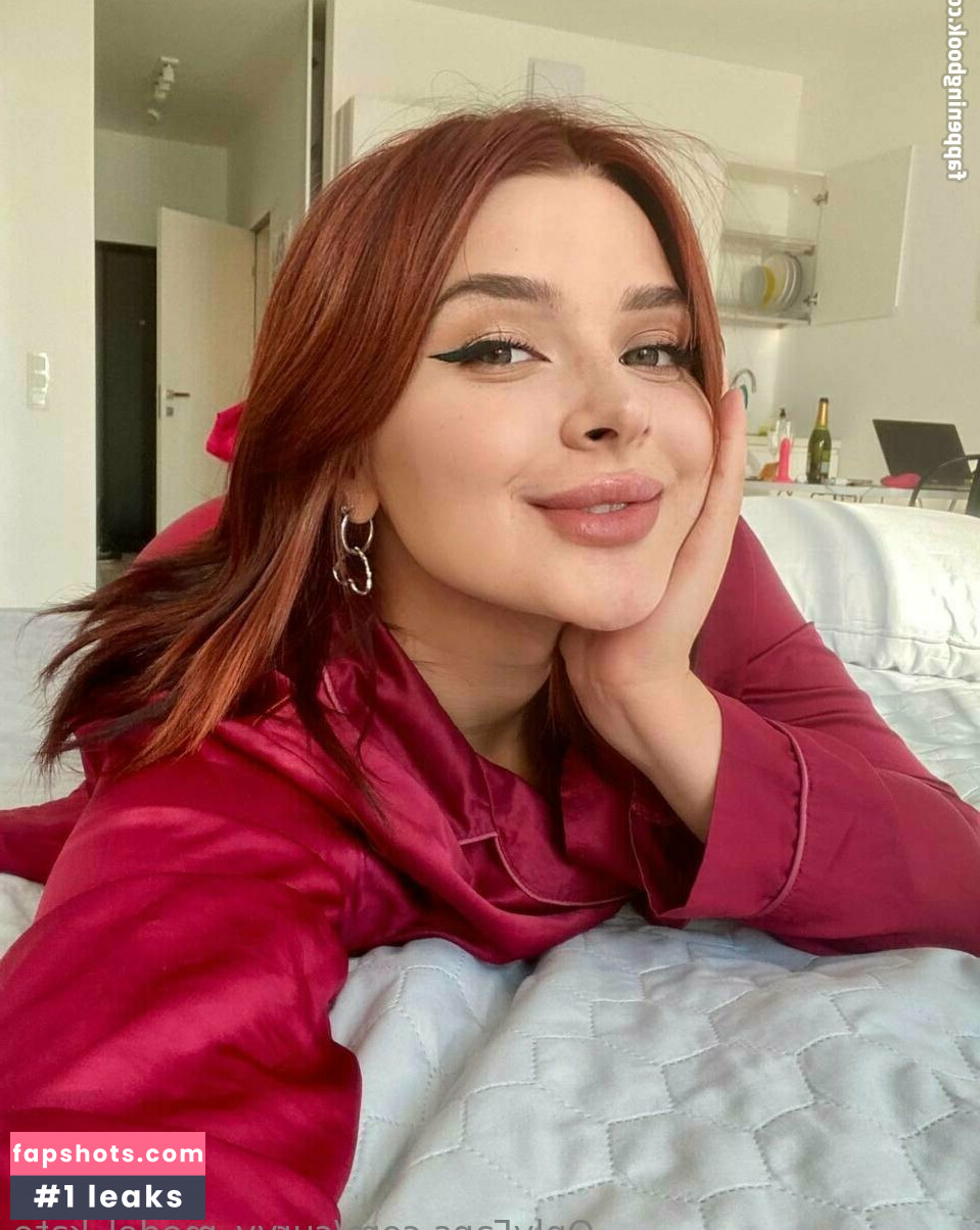 curvy_model_kate gallery photo #21